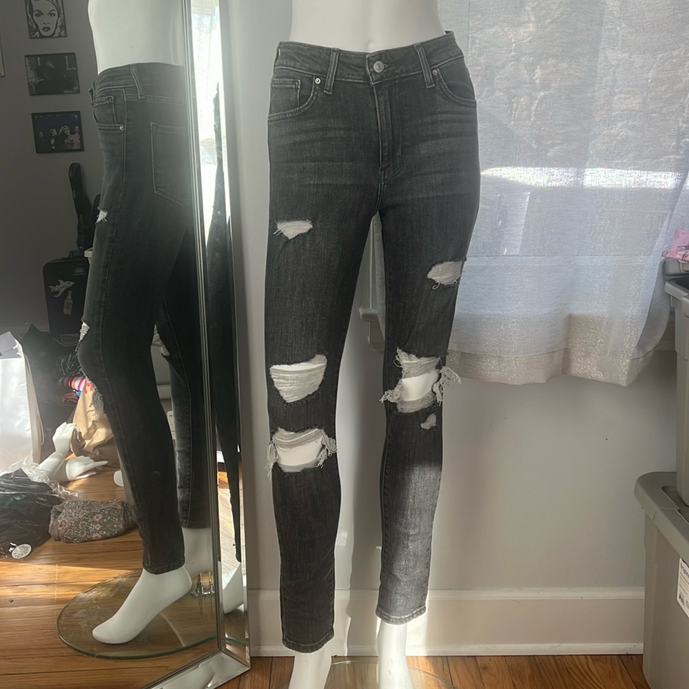 NWOT Levi’s 721 High Rise Distressed Skinny Jeans Gray Black Size 26